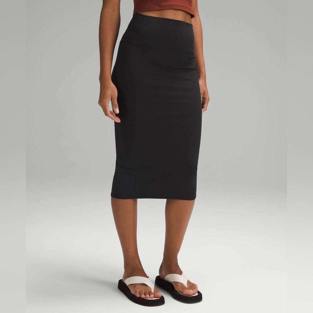 Lululemon | Nulu Slim-Fit HR Skirt - Picture 5 of 6